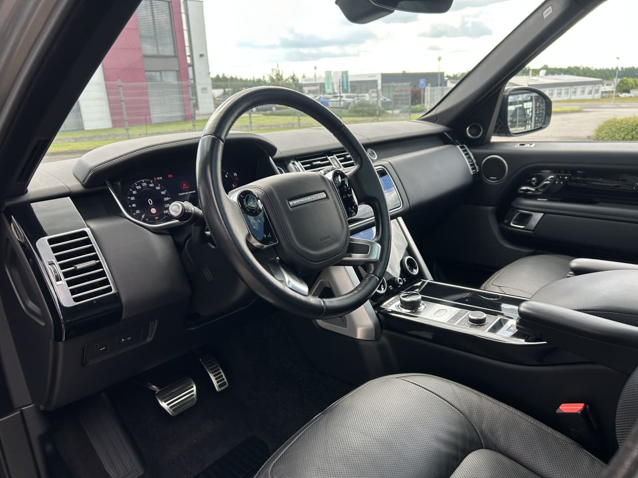 2021 Land Rover RANGE ROVER - 11