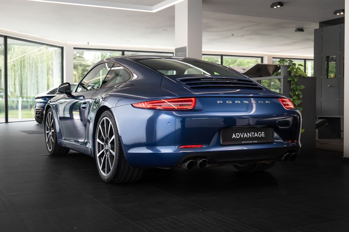 2012 Porsche 911 - 4