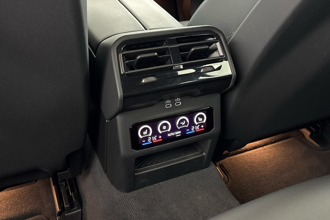 2025 BMW 5-SERIES - 19