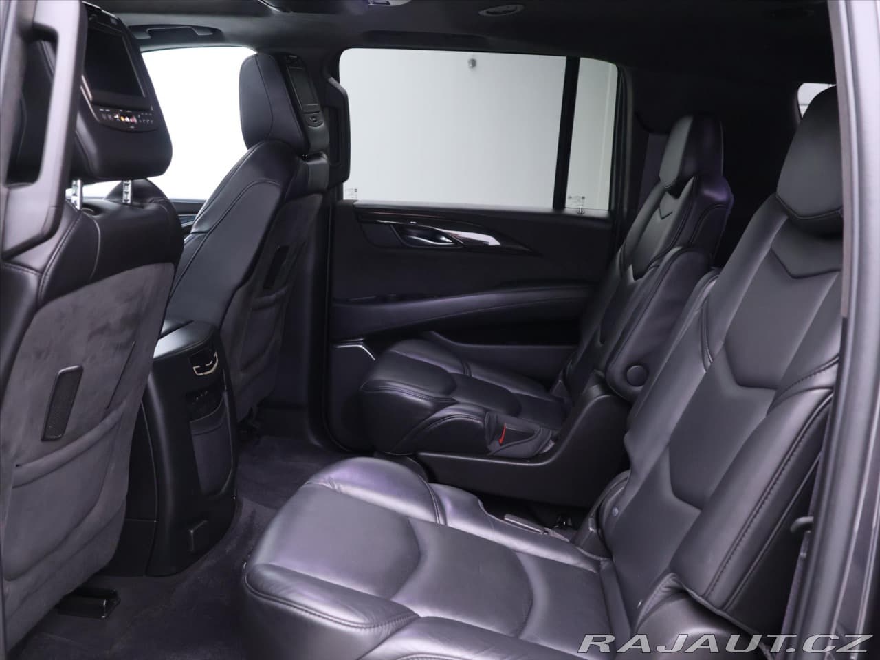 2017 Cadillac ESCALADE - 18