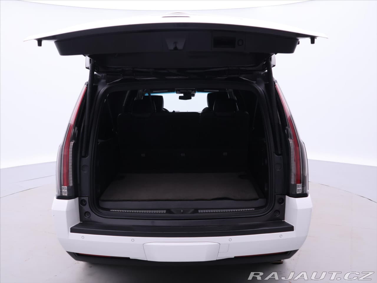 2017 Cadillac ESCALADE - 9