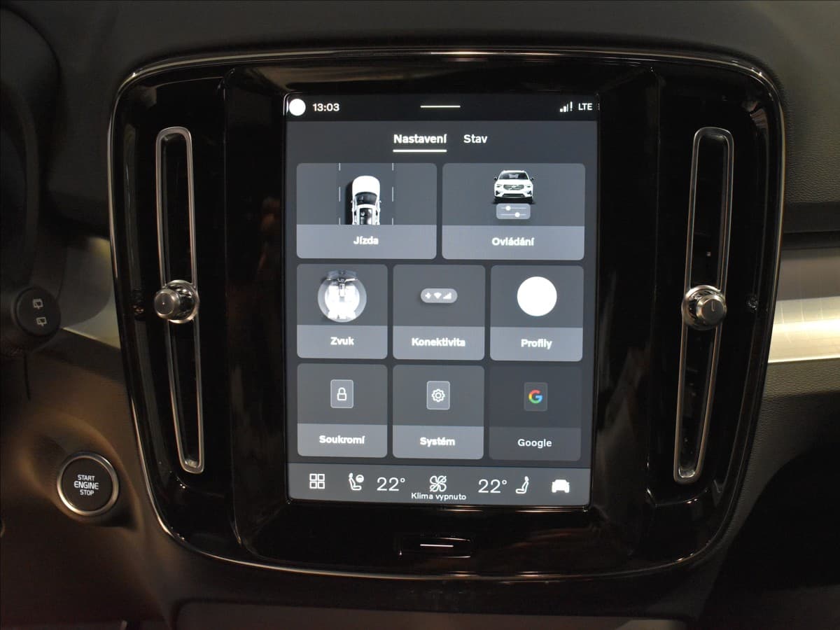 2026 Volvo XC40 - 18