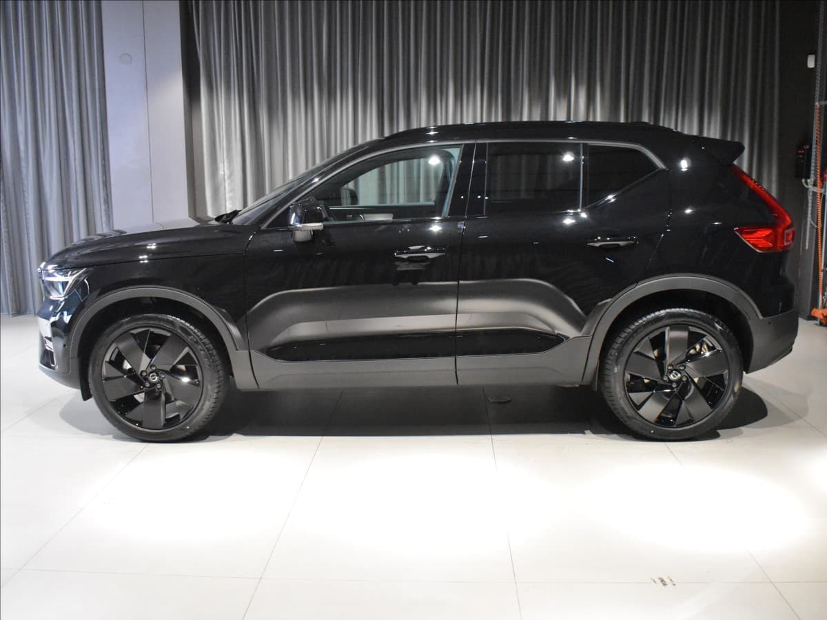 2026 Volvo XC40 - 2