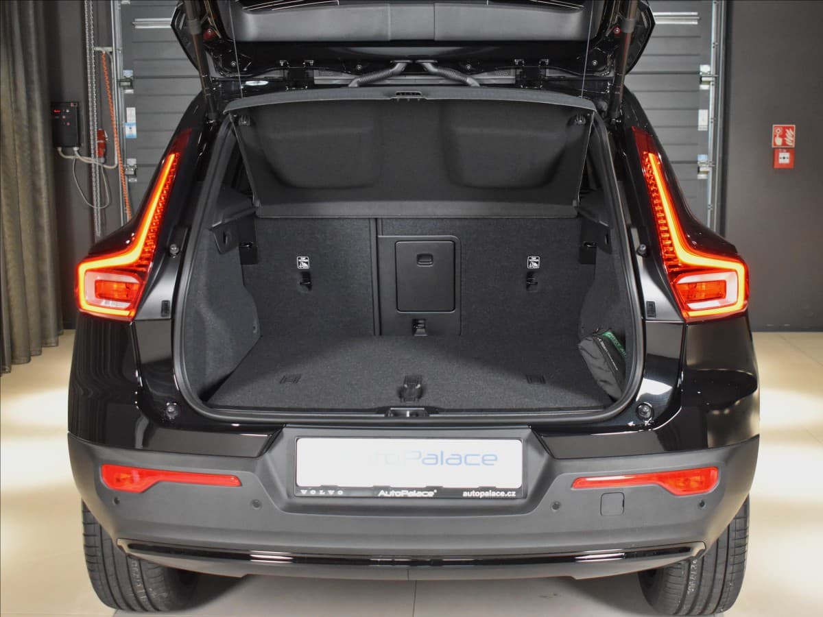 2026 Volvo XC40 - 6
