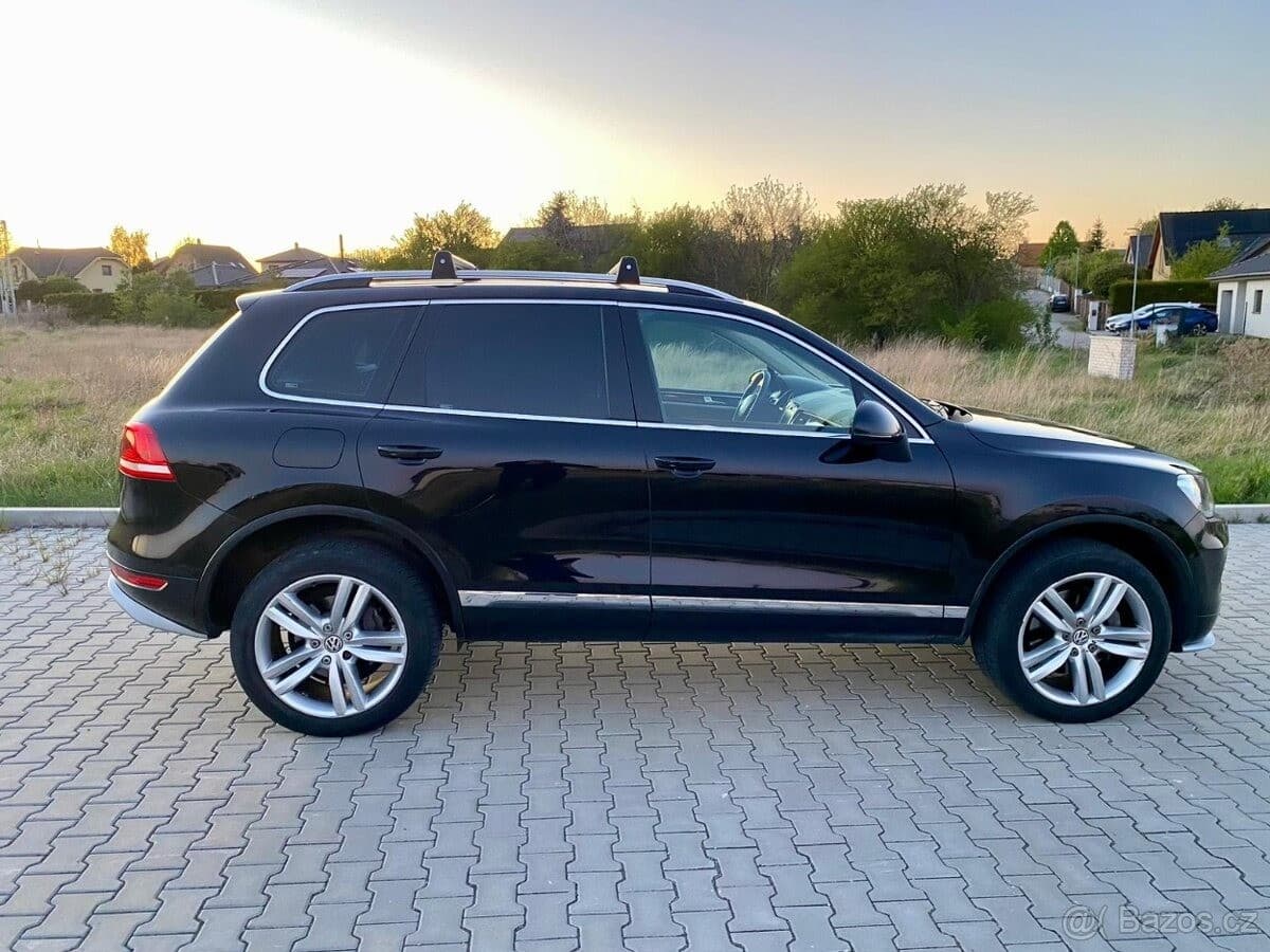 2011 Volkswagen TOUAREG - 5