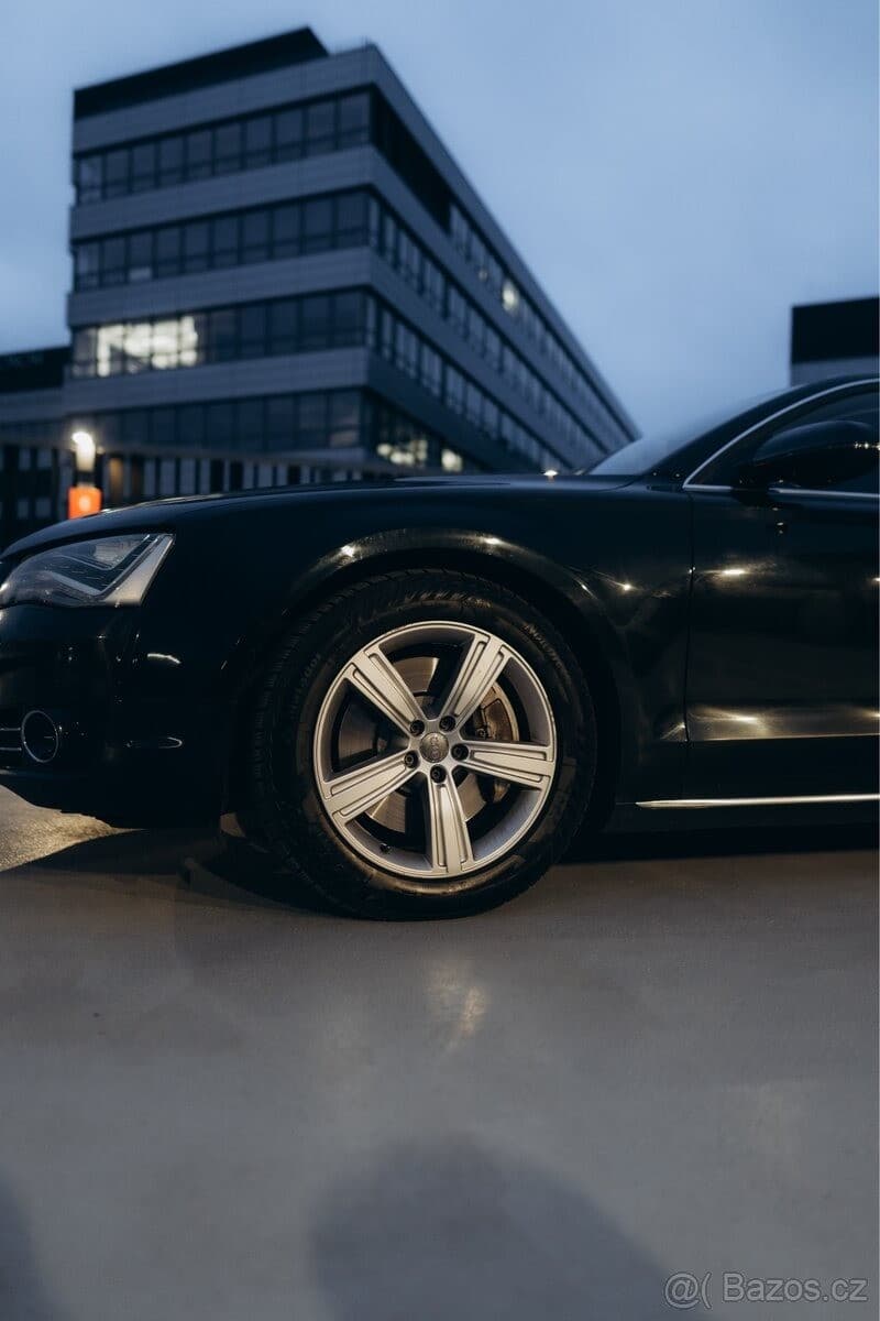 2010 Audi A8 - 14