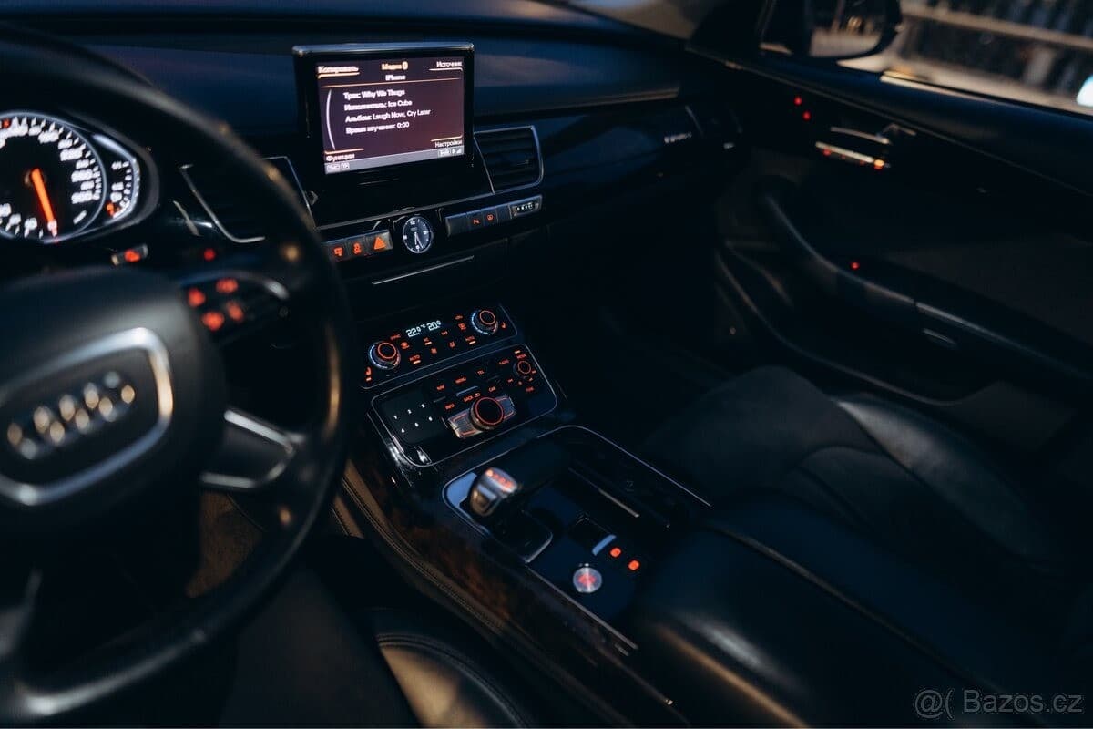 2010 Audi A8 - 20