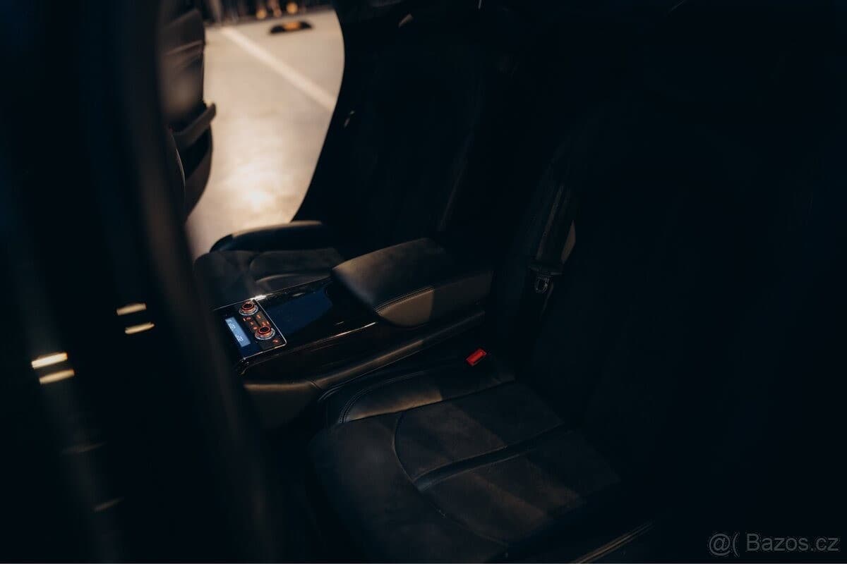 2010 Audi A8 - 4