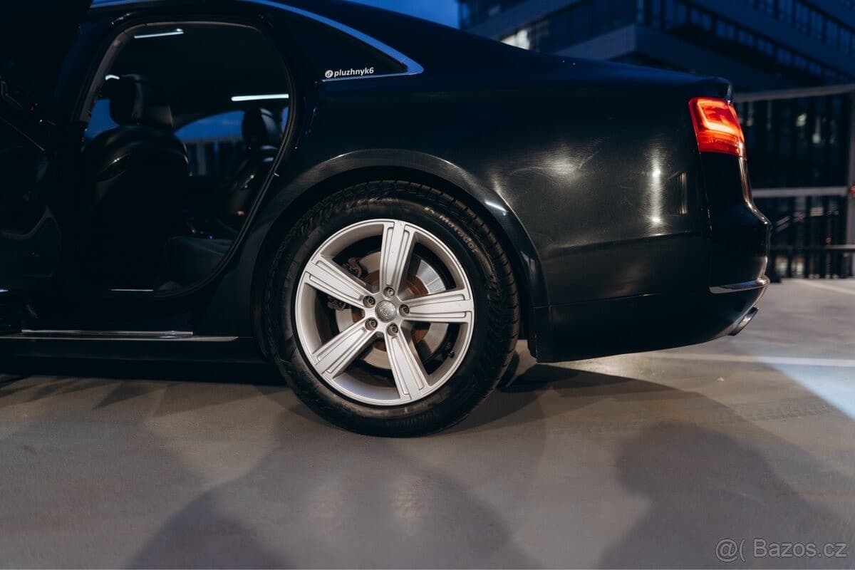 2010 Audi A8 - 8