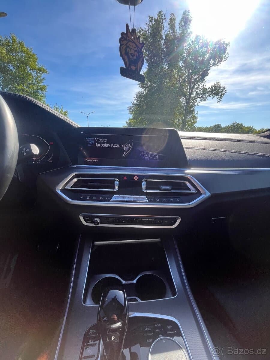 2020 BMW X5 - 23