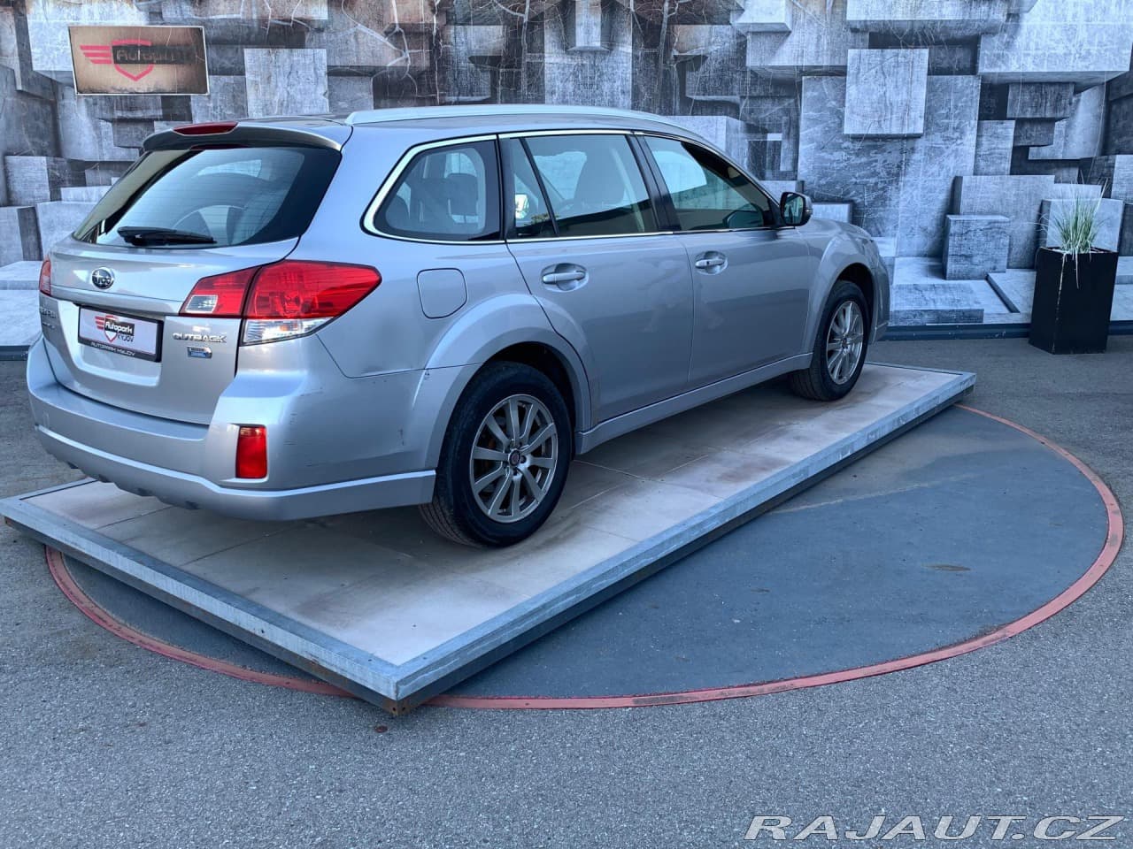 2014 Subaru OUTBACK - 16