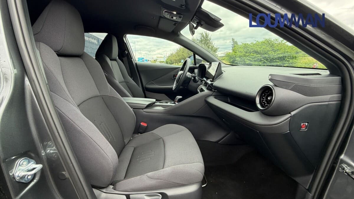 2025 Toyota C-HR - 17