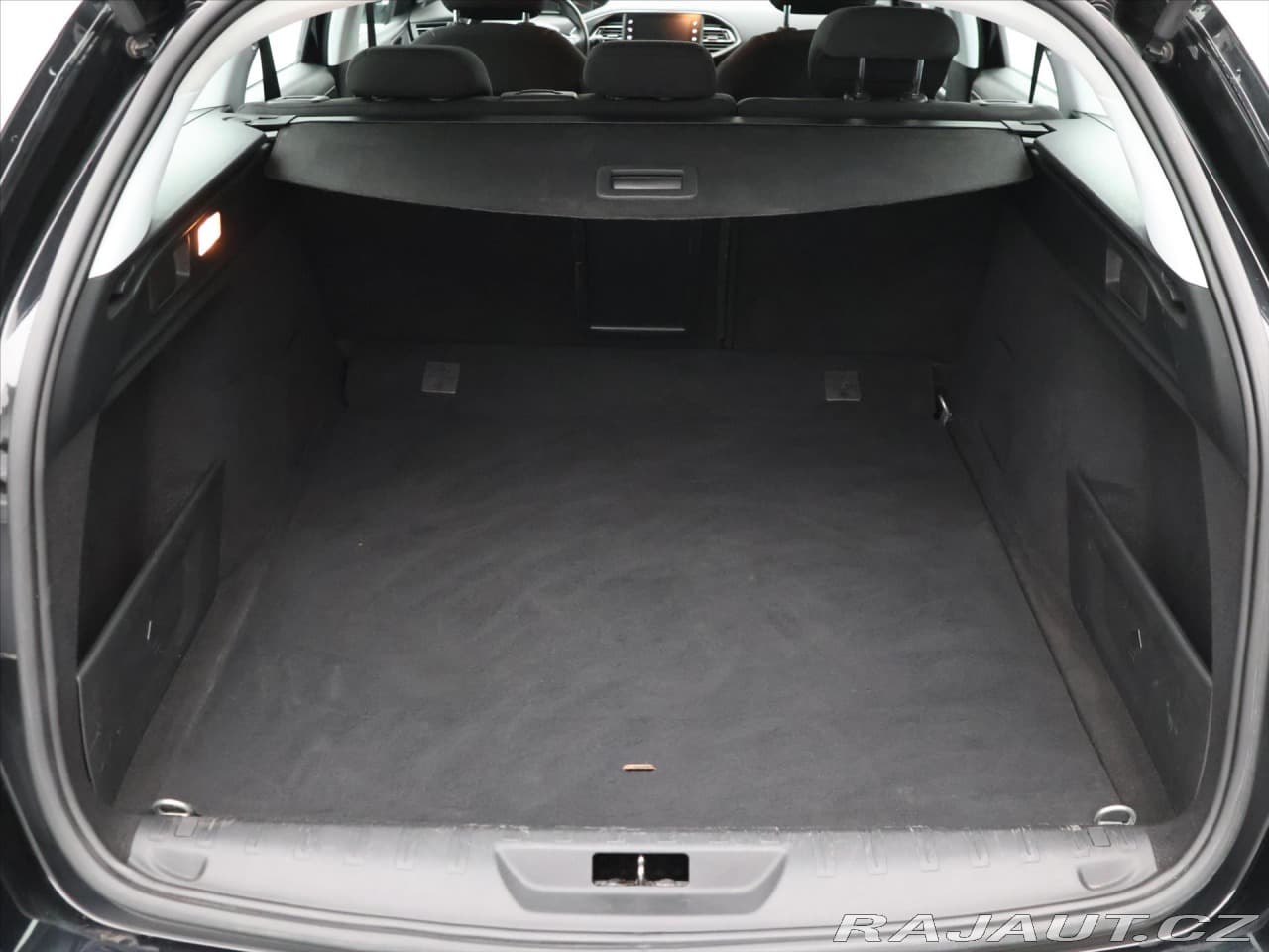 2018 Peugeot 308 - 19