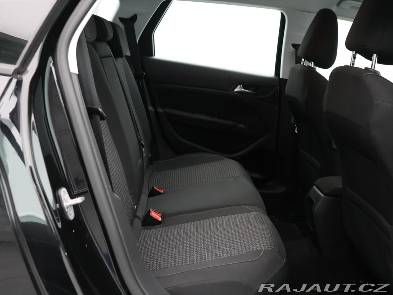 2018 Peugeot 308 - 25