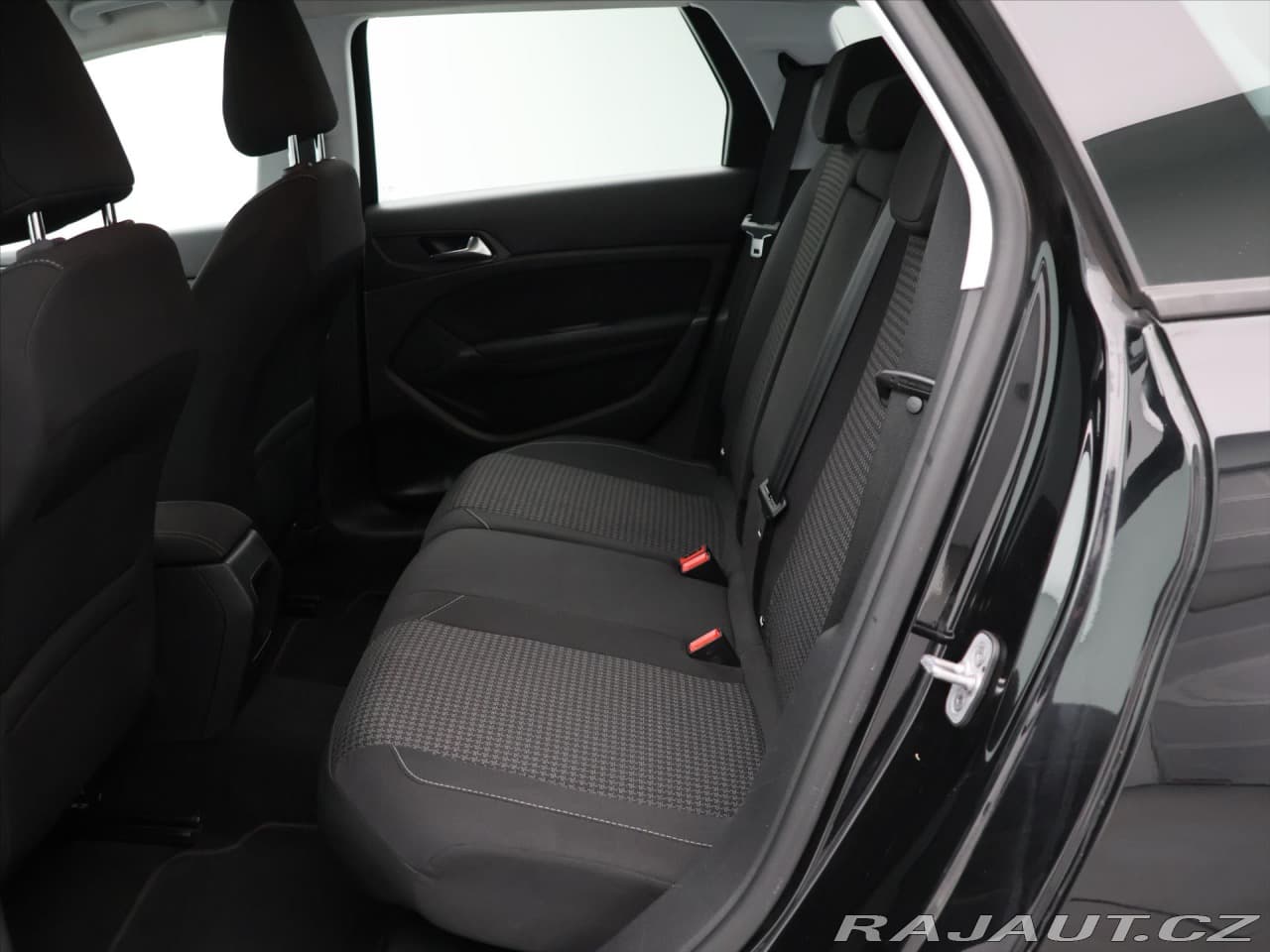 2018 Peugeot 308 - 27