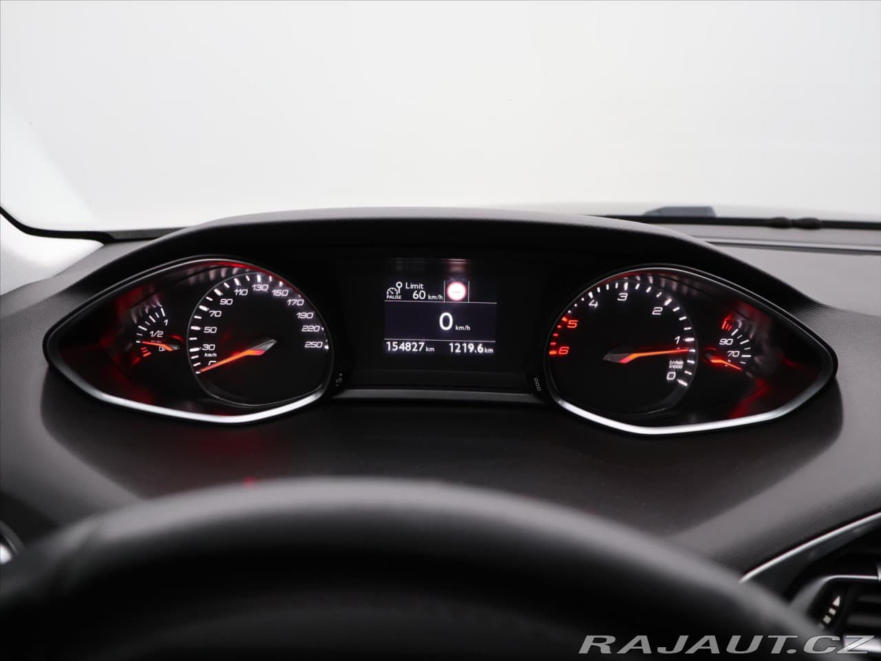 2018 Peugeot 308 - 29