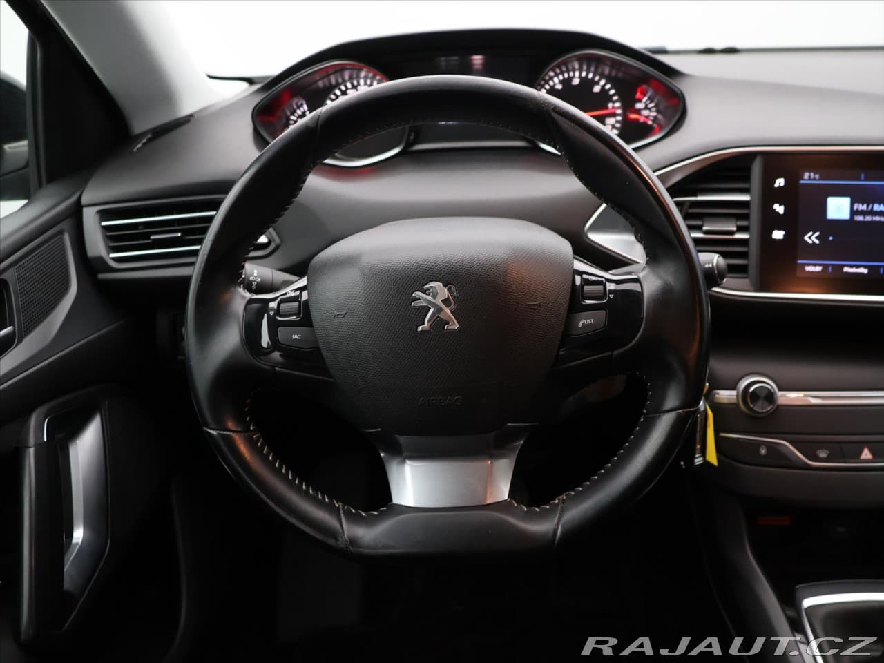 2018 Peugeot 308 - 33