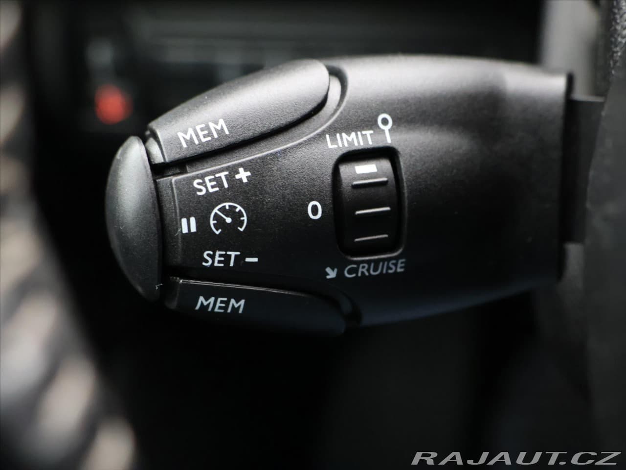 2018 Peugeot 308 - 37