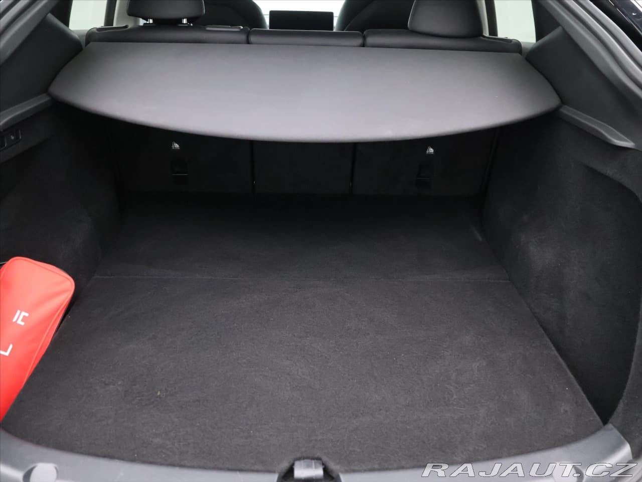 2023 Tesla MODEL Y - 10