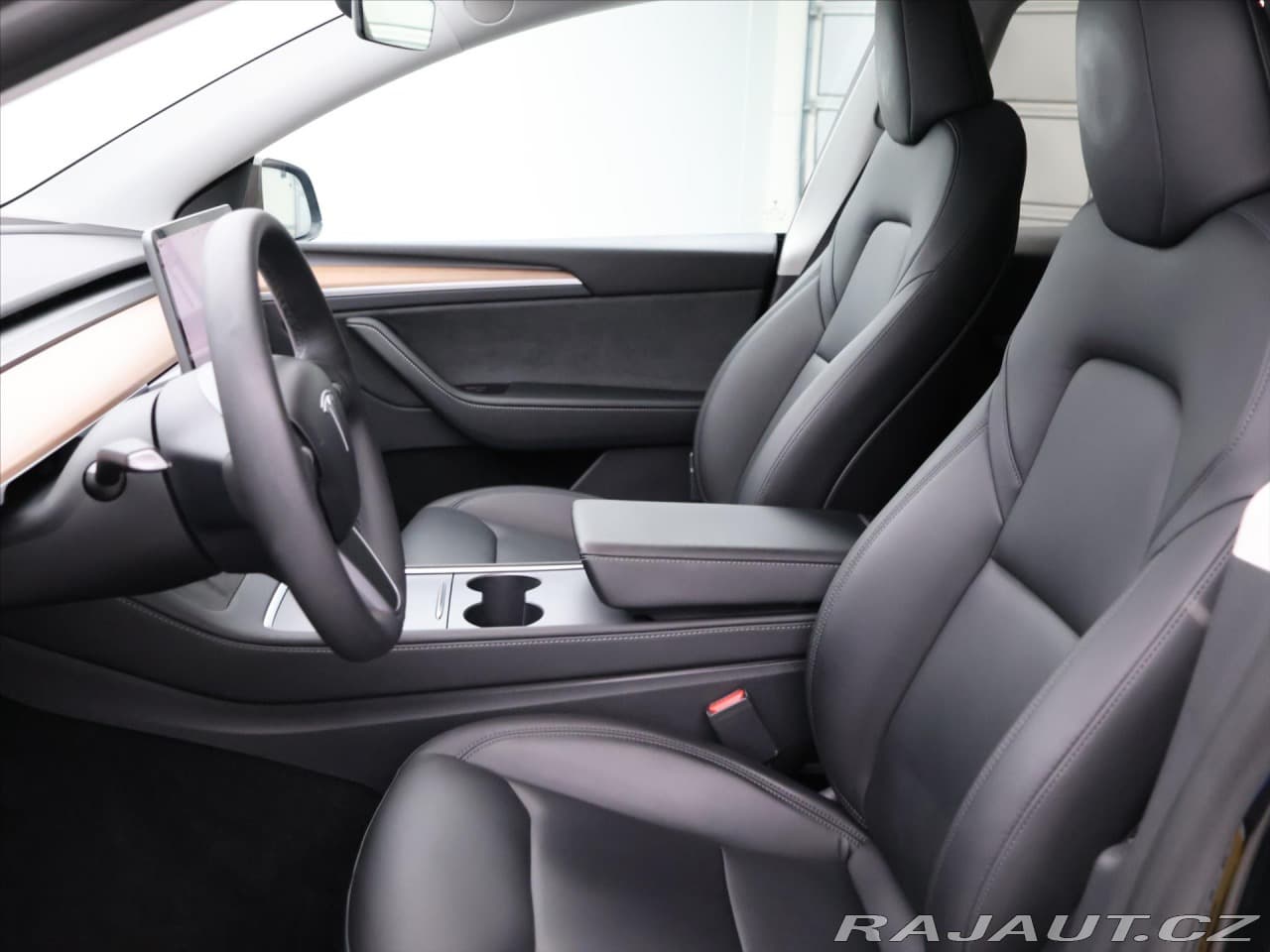 2023 Tesla MODEL Y - 12