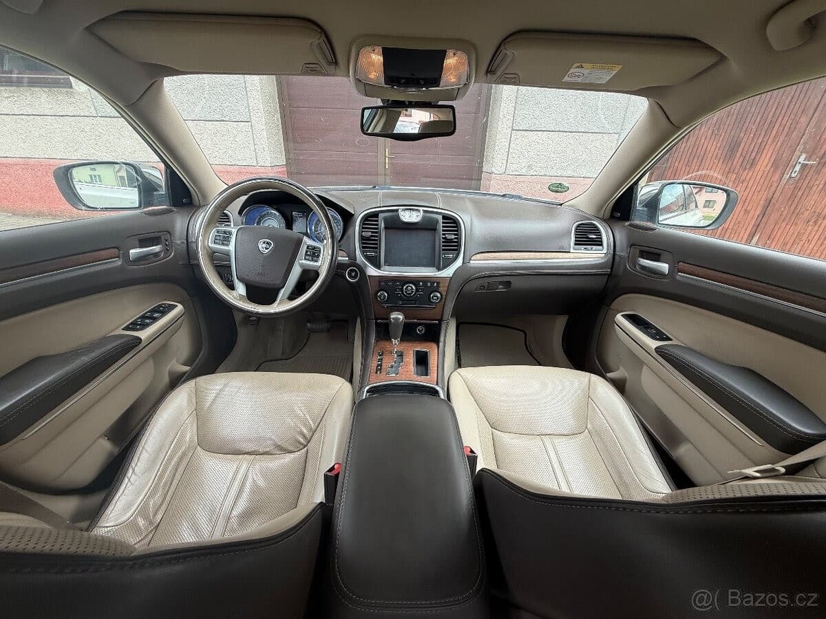 2012 Lancia THEMA - 11