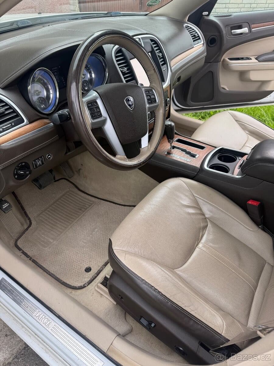2012 Lancia THEMA - 9