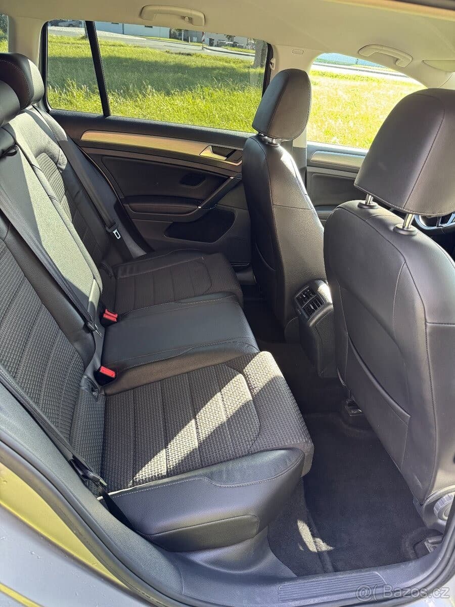 2015 Volkswagen GOLF - 31