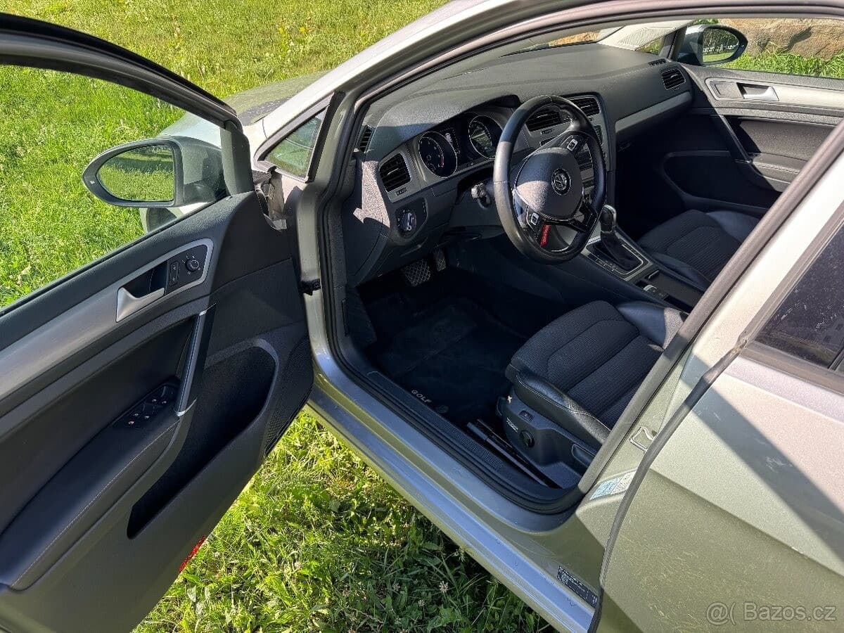 2015 Volkswagen GOLF - 37