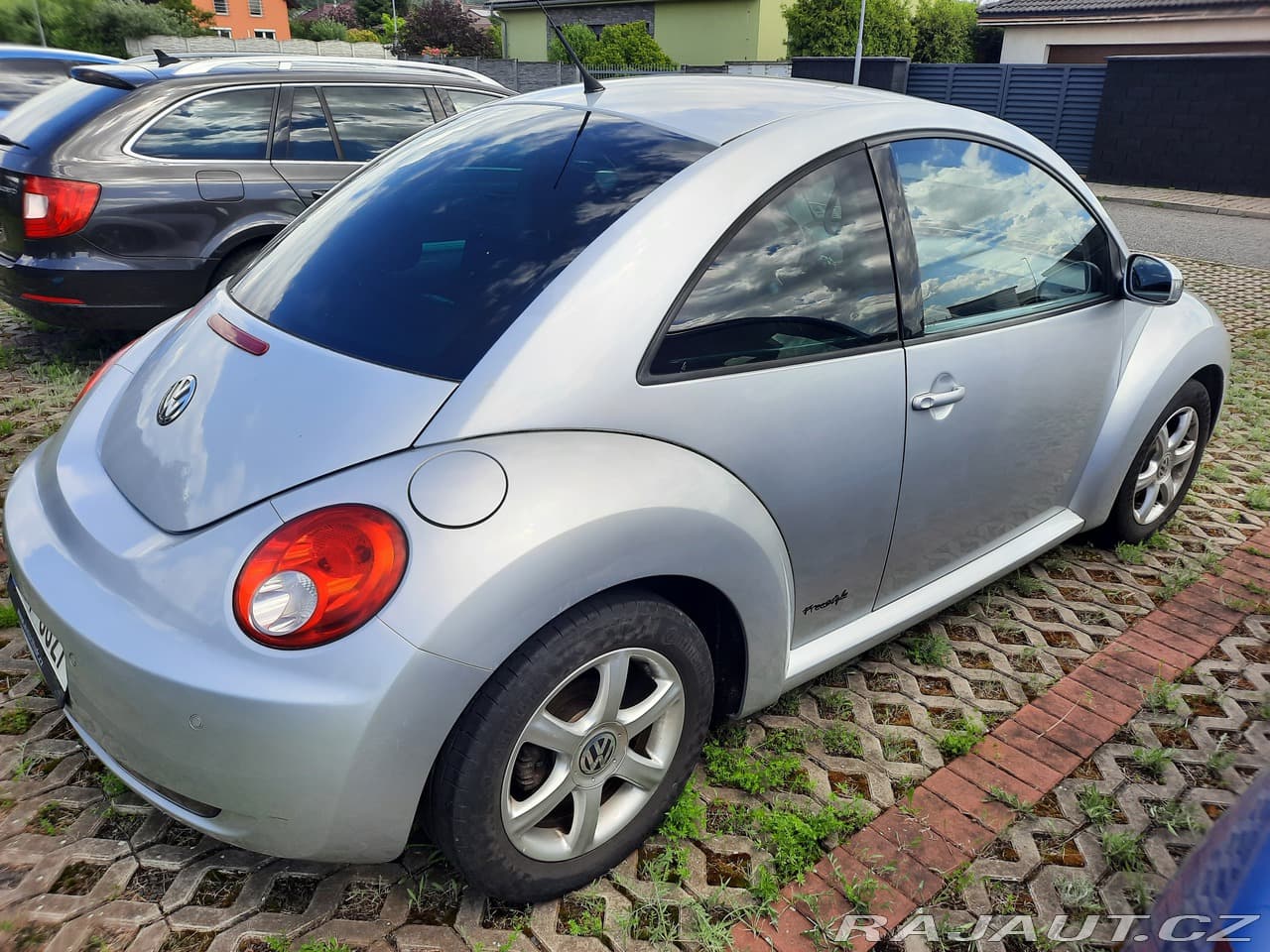 2010 Volkswagen BEETLE - 7