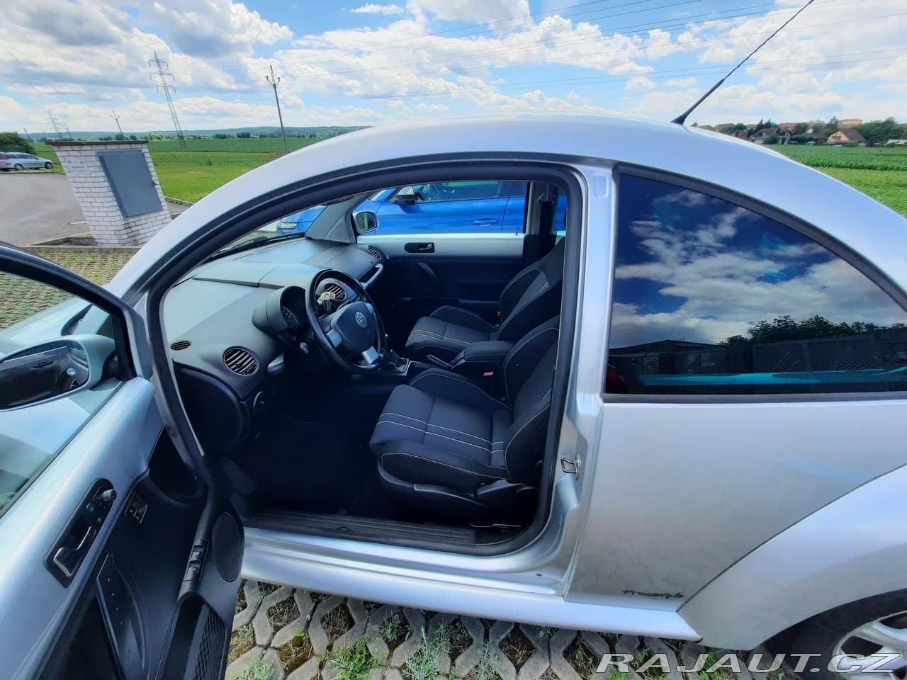 2010 Volkswagen BEETLE - 22