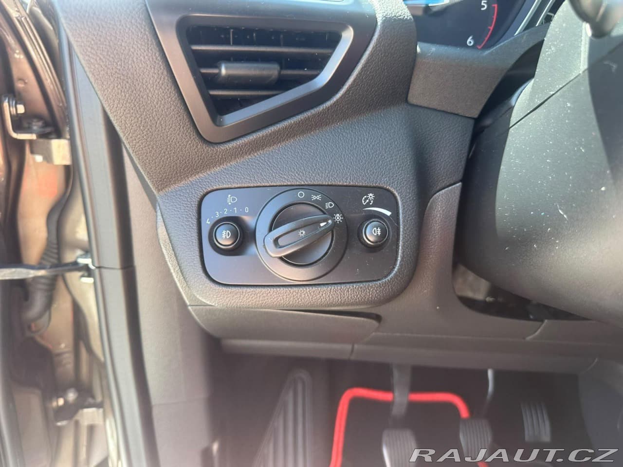 2016 Ford C-MAX - 39