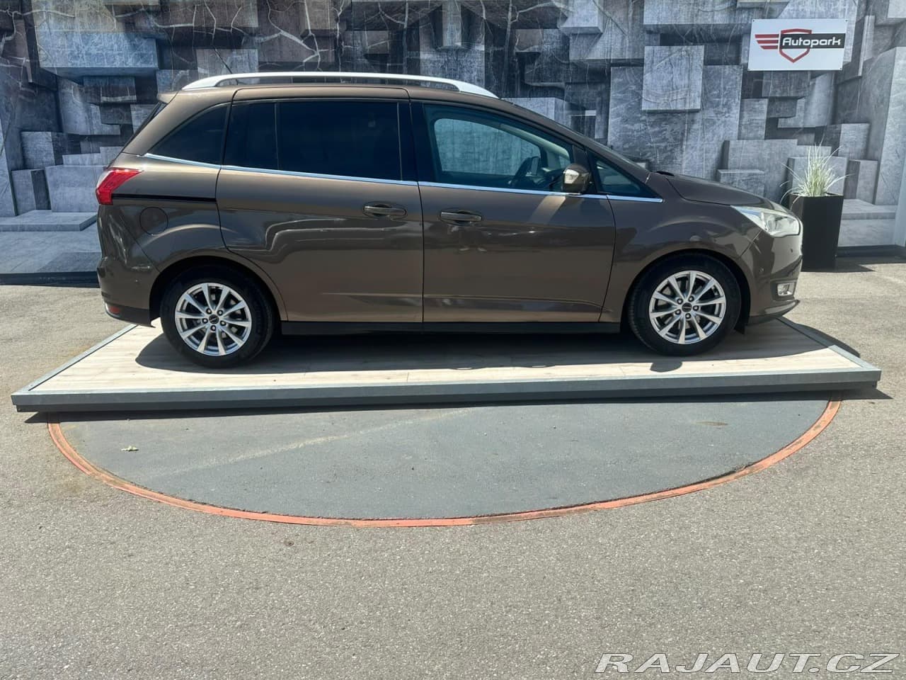 2016 Ford C-MAX - 9