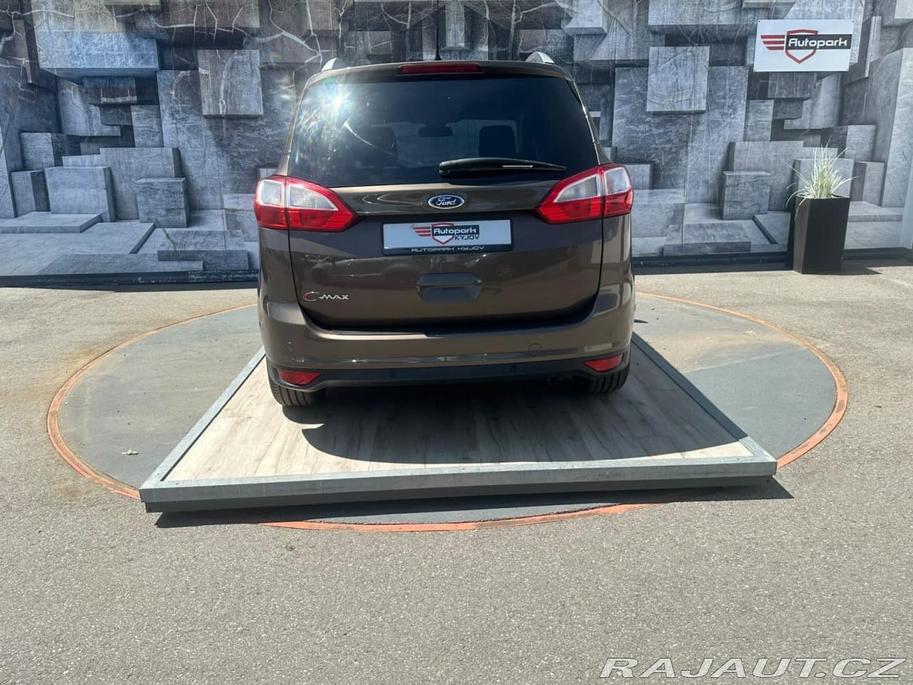 2016 Ford C-MAX - 13