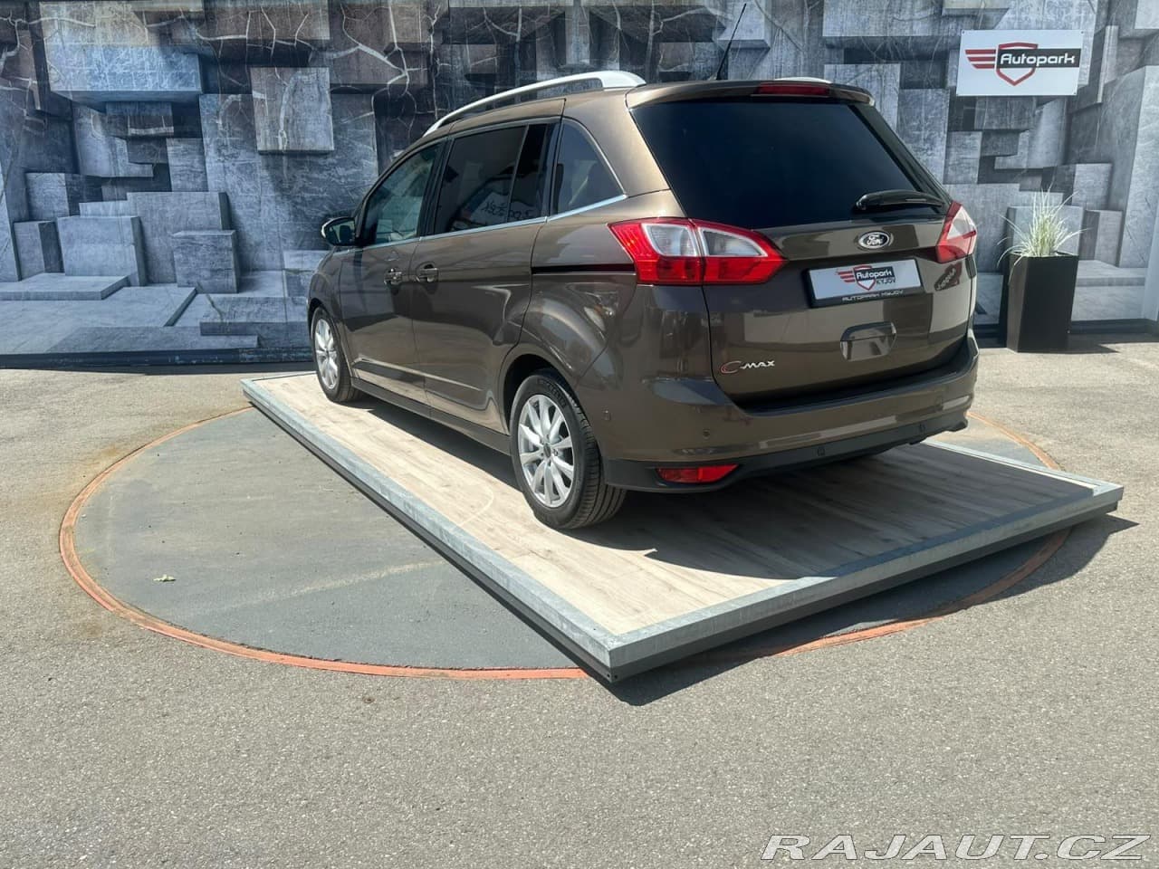 2016 Ford C-MAX - 15