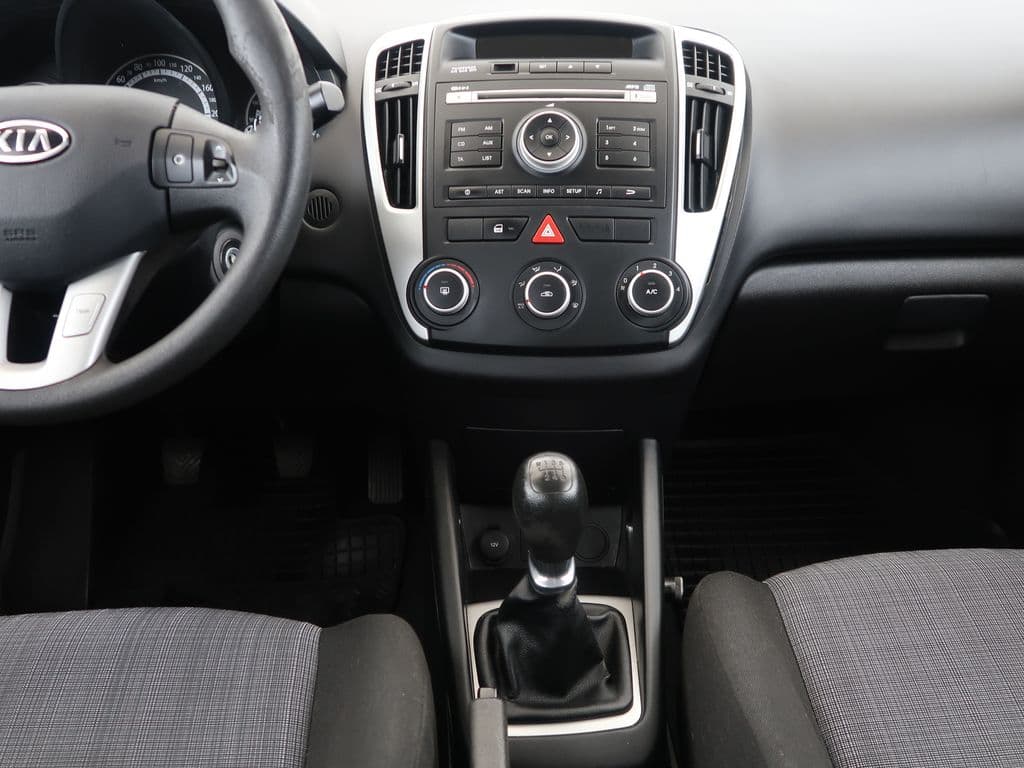 2011 Kia CEE'D - 16