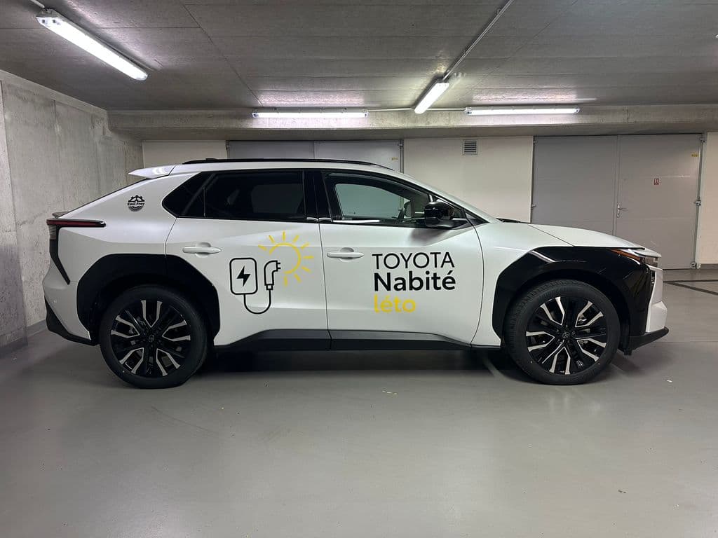 2026 Toyota bZ4X - 4