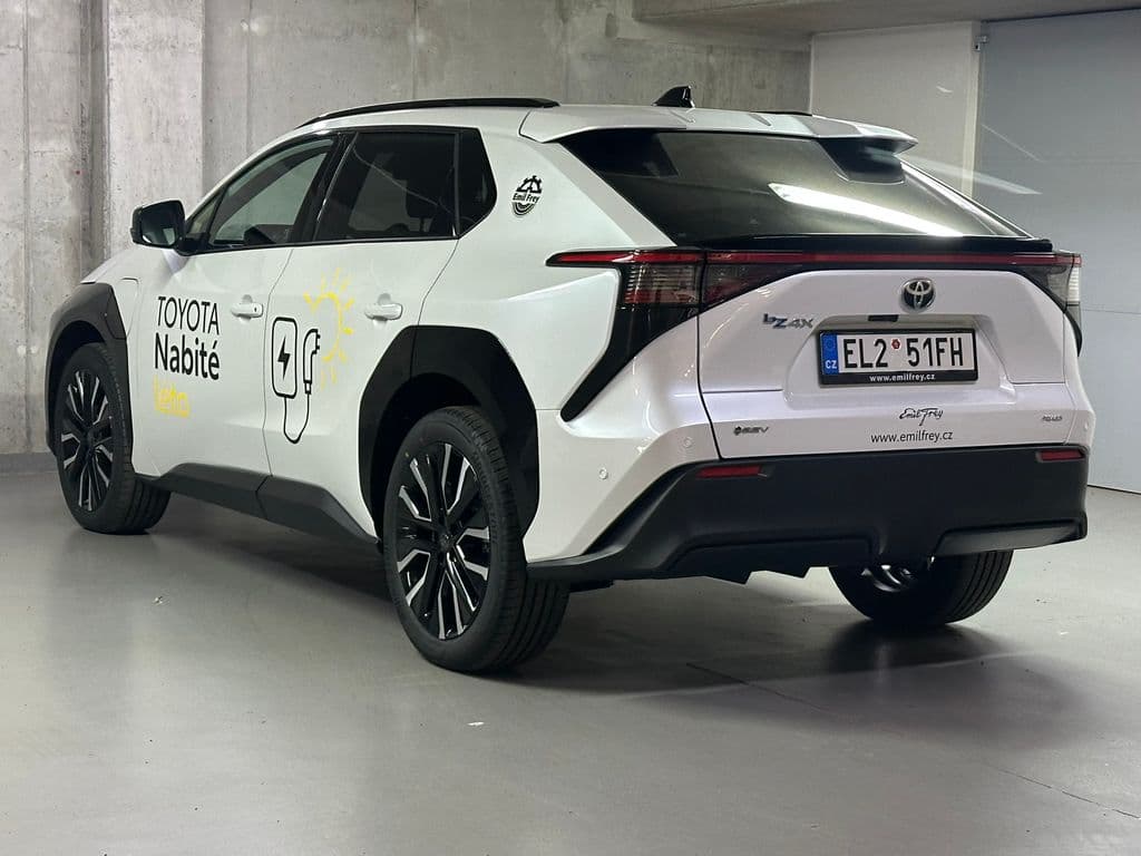 2026 Toyota bZ4X - 7