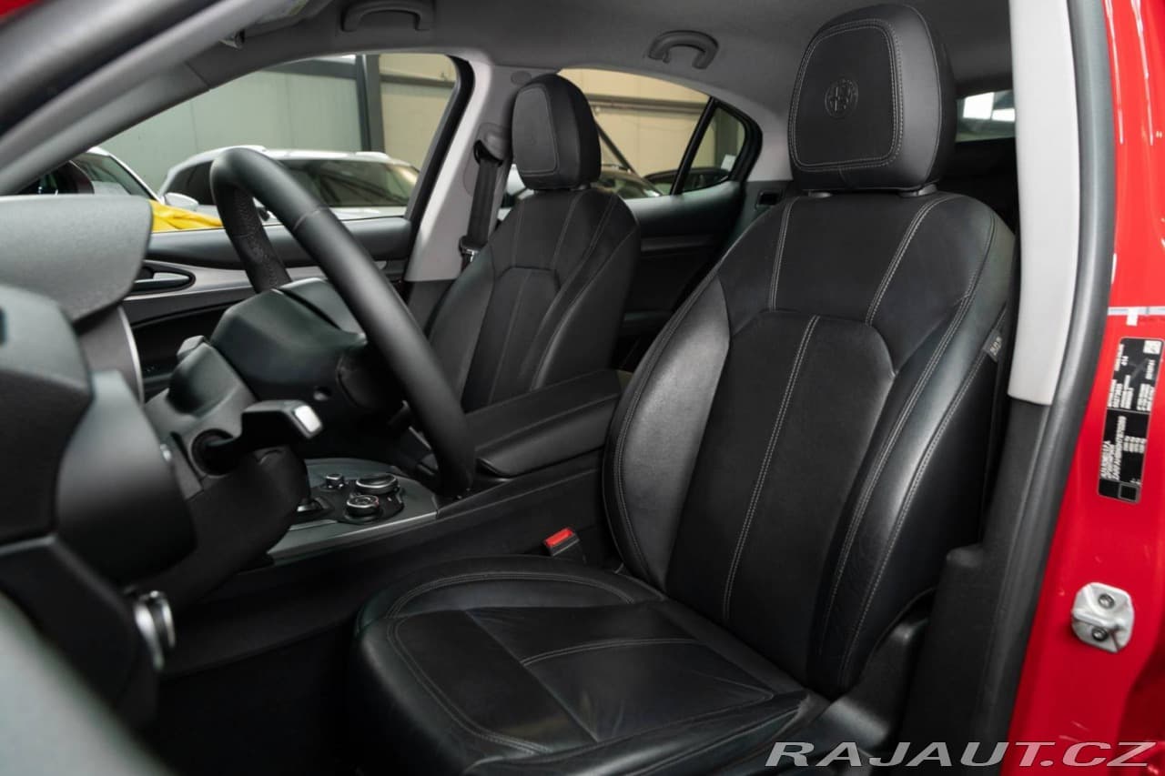 2017 Alfa Romeo STELVIO - 12