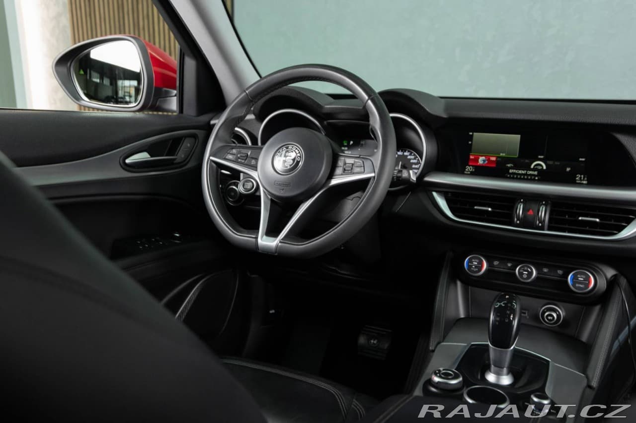 2017 Alfa Romeo STELVIO - 16