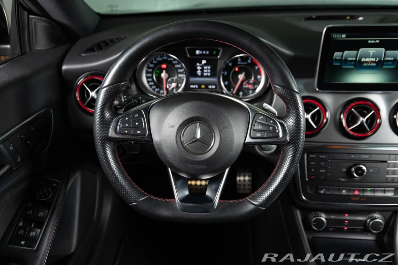 2015 Mercedes-Benz CLA - 12