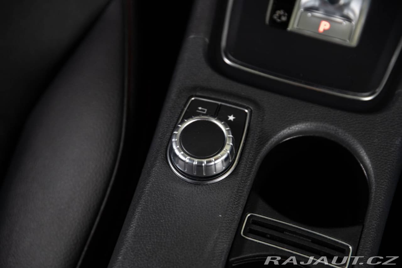 2015 Mercedes-Benz CLA - 16