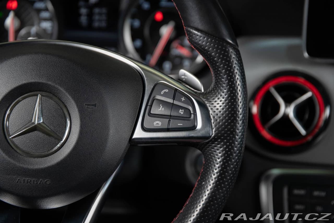 2015 Mercedes-Benz CLA - 18