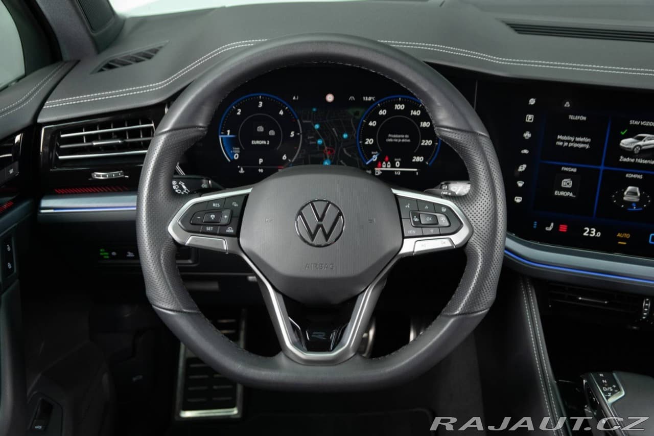 2025 Volkswagen TOUAREG - 16