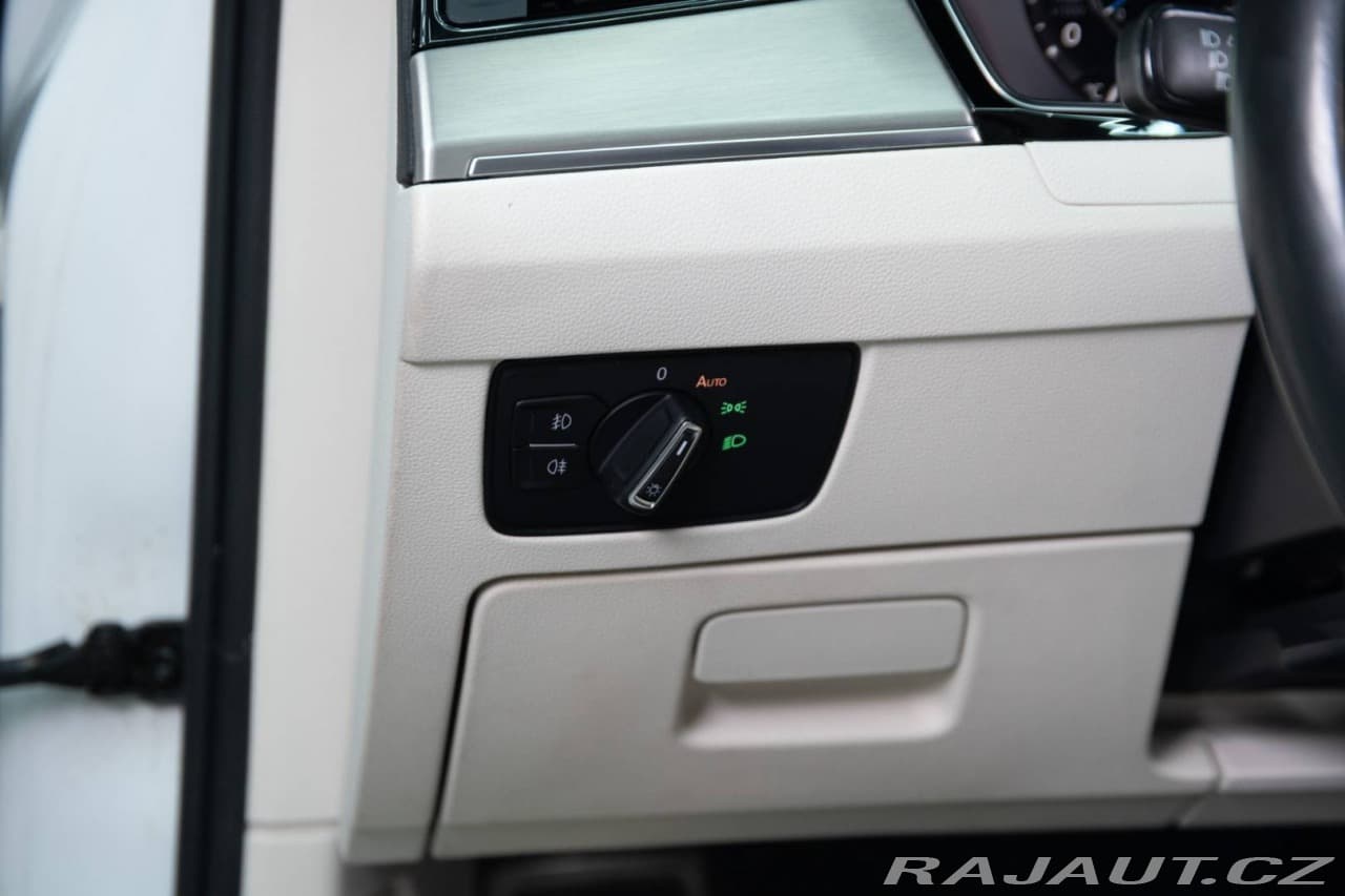 2019 Volkswagen PASSAT - 8