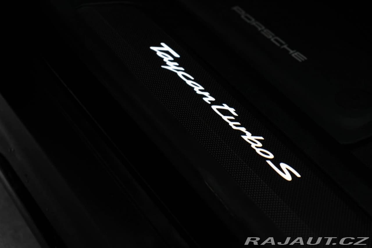 2020 Porsche TAYCAN - 14