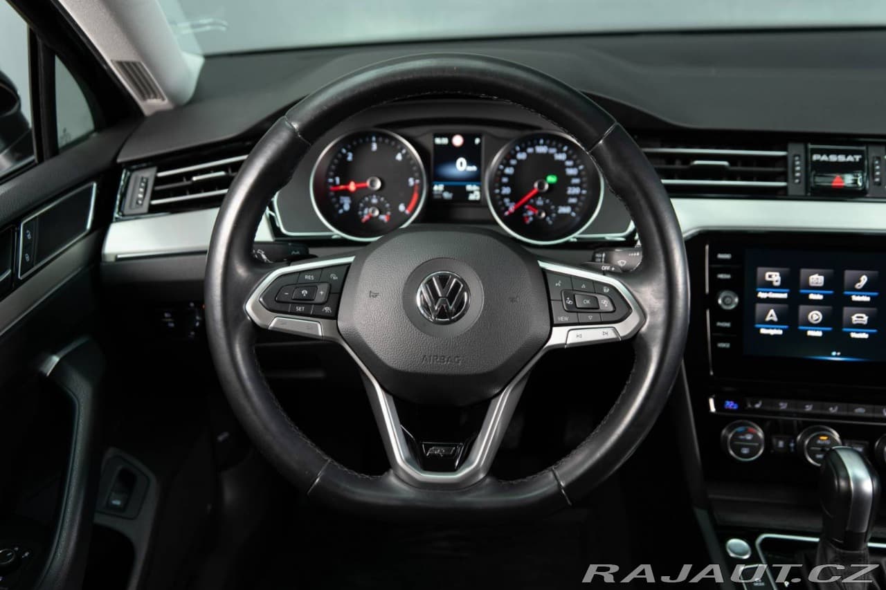 2019 Volkswagen PASSAT - 16
