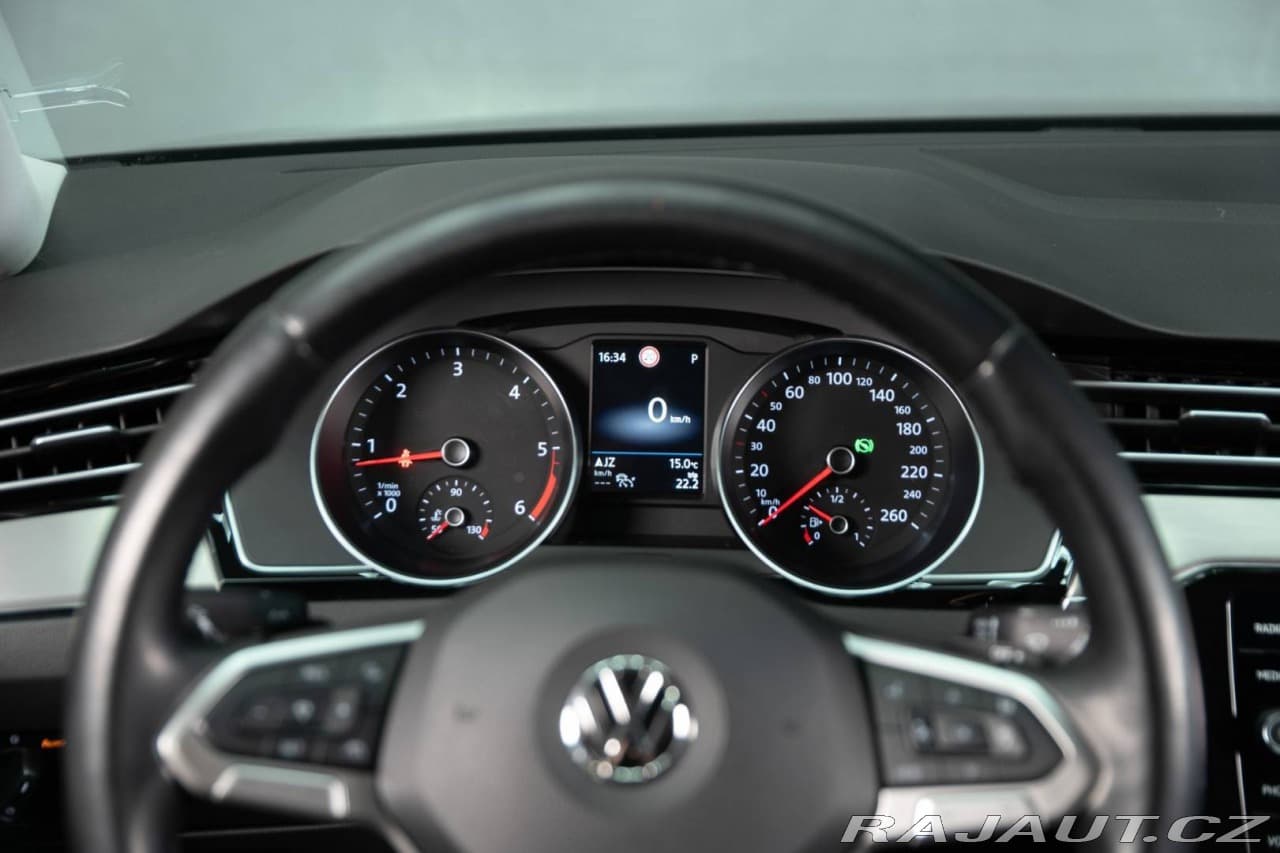 2019 Volkswagen PASSAT - 17