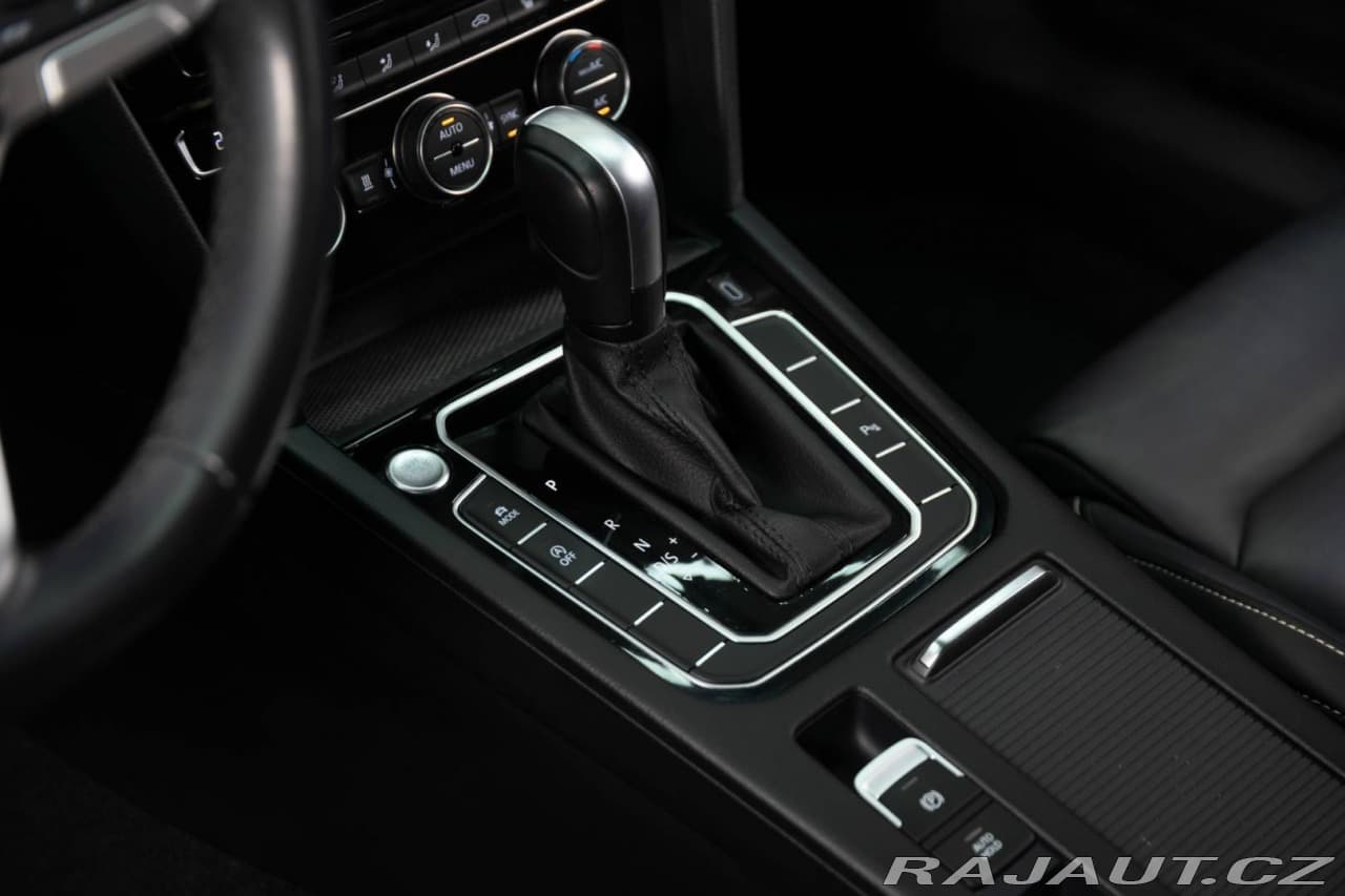 2019 Volkswagen PASSAT - 6