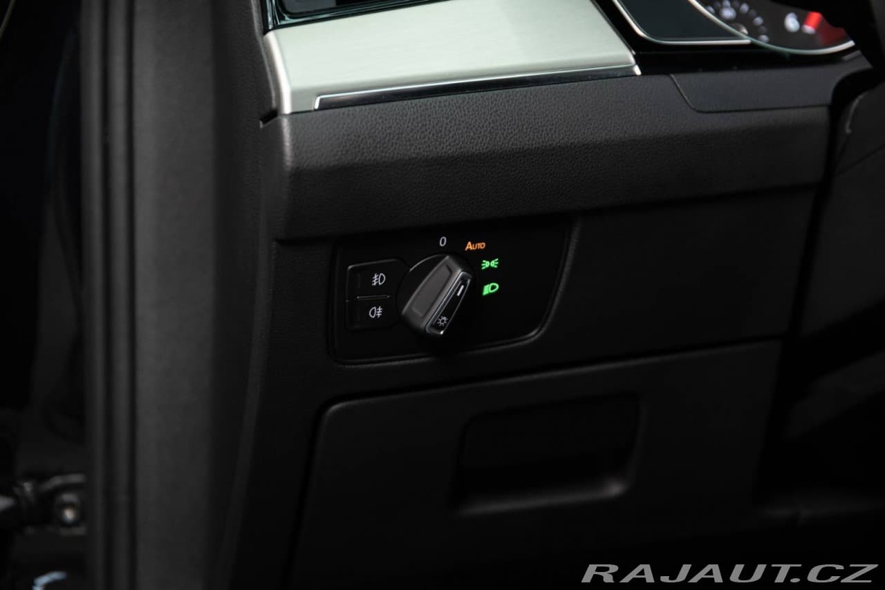 2019 Volkswagen PASSAT - 7