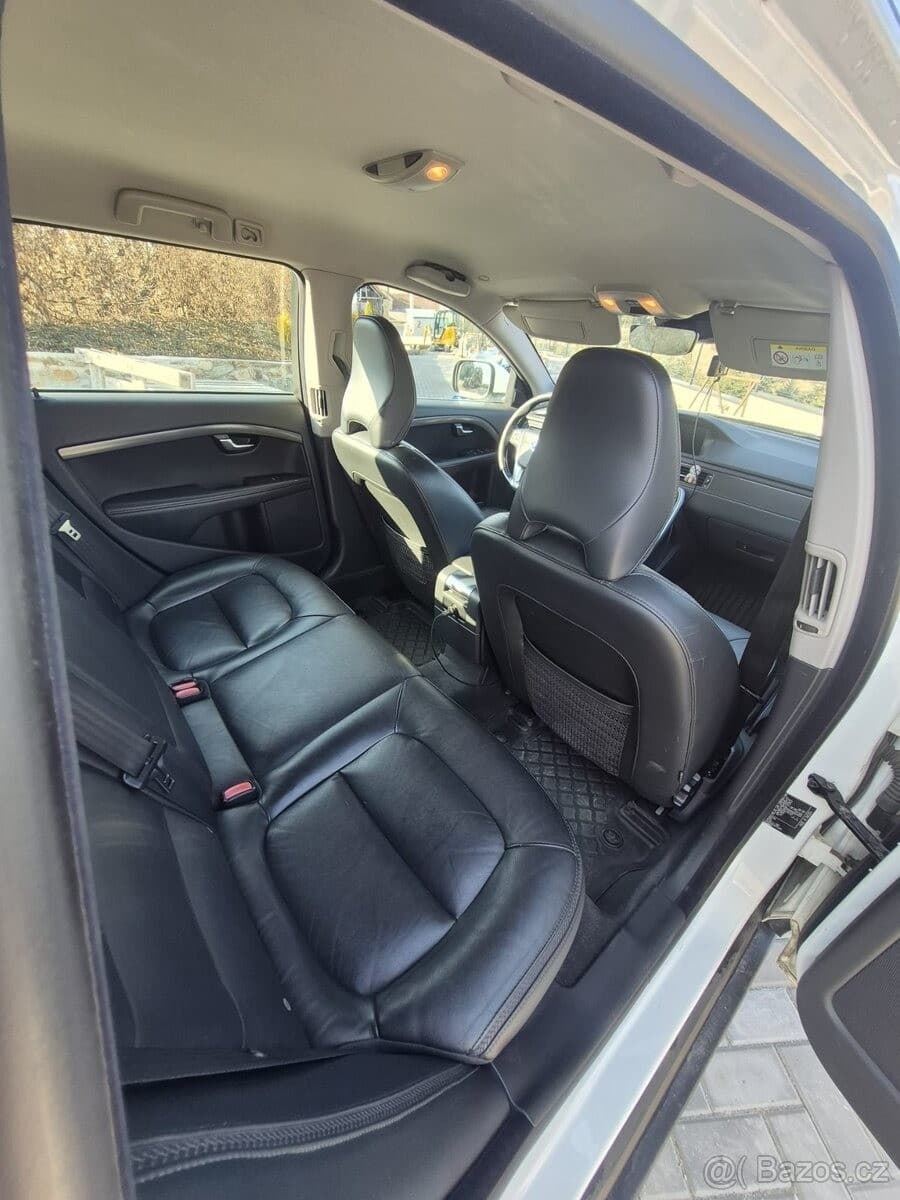 2015 Volvo XC70 - 12